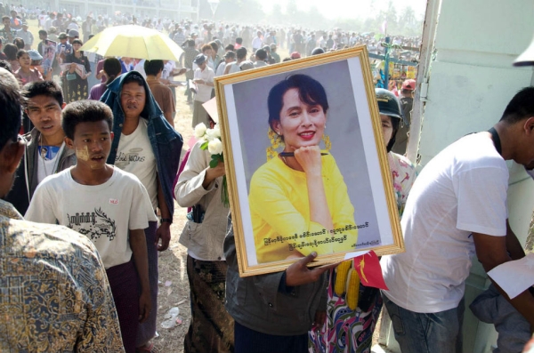 Rally for Aung San Suu Kyi in Pathein, 2012. (Geoffrey Hiller)