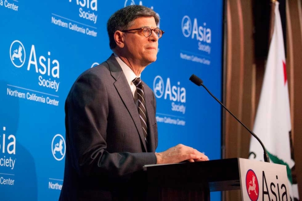 U.S. Treasury Secretary Jack Lew delivers a speech entitled "The International Economic Architecture and the Importance of Aiming High" at Asia Society Northern California in San Francisco on March 31, 2015. (Justin Sullivan/Getty Images)