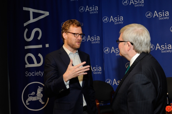 Asia Society trustee Charles Rockefeller talks with Kevin Rudd. (Elena Olivo/Asia Society)
