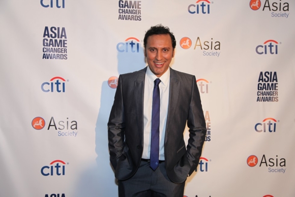 Comedian and Asia Game Changer awardee Aasif Mandvi poses at the Asia Game Changers award ceremony on October 13, 2015. (Ellen Wallop/Asia Society)