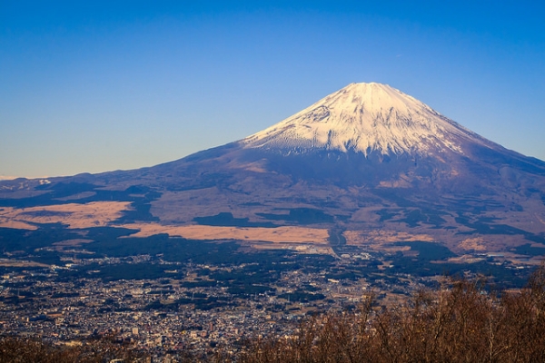A view of Mount Fuji with the city of Gotemba at its base in Shizuoka Prefecture, Japan on December 5, 2015. (Reginald Pentinio/Flickr)