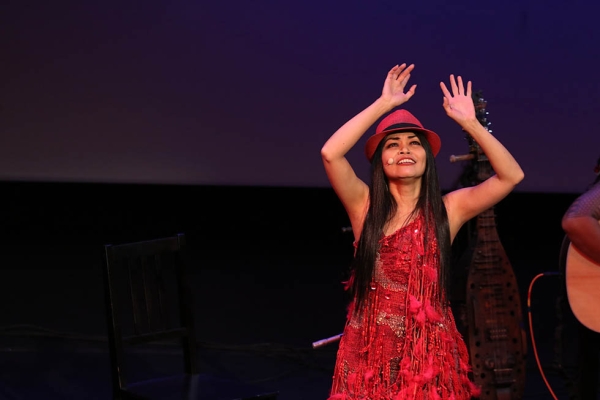 Renowned vocalist Grace Nono performs sacred songs of indigenous people from southern areas of the Philippines in her performance "Voicing the Ancestral Sacred" at Asia Society in New York on October 30, 2015. (Ellen Wallop/Asia Society)