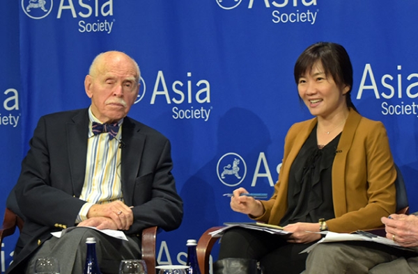 Jerome Cohen (L) and Yu-jie Chen discuss the implications of Taiwan's recent election at Asia Society in New York on January 27. (Elsa Ruiz/Asia Society)