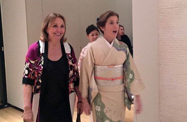 Ambassador Caroline Kennedy (R) gets her first glance at the Asia Society New York gallery and Kamakura exhibit with Asia Society President Josette Sheeran. (Eric Fish/Asia Society) 