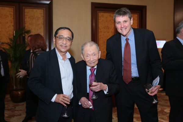 From left to right: Silas Chou, Washington SyCip, and Tom Nagorski, Executive Vice President, Asia Society.