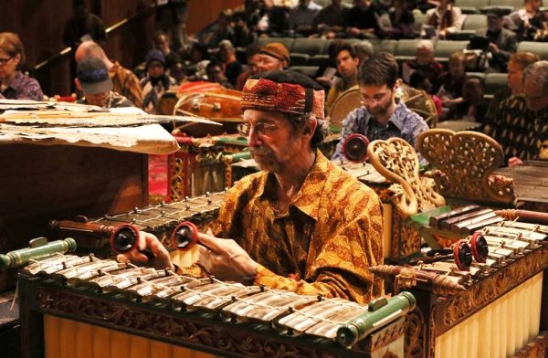 The New York-based classical Javanese orchestra Gamelan Kusuma Laras accompanies the shadow puppet theater experience at Asia Society in New York on May 14, 2016. (Ellen Wallop/Asia Society)