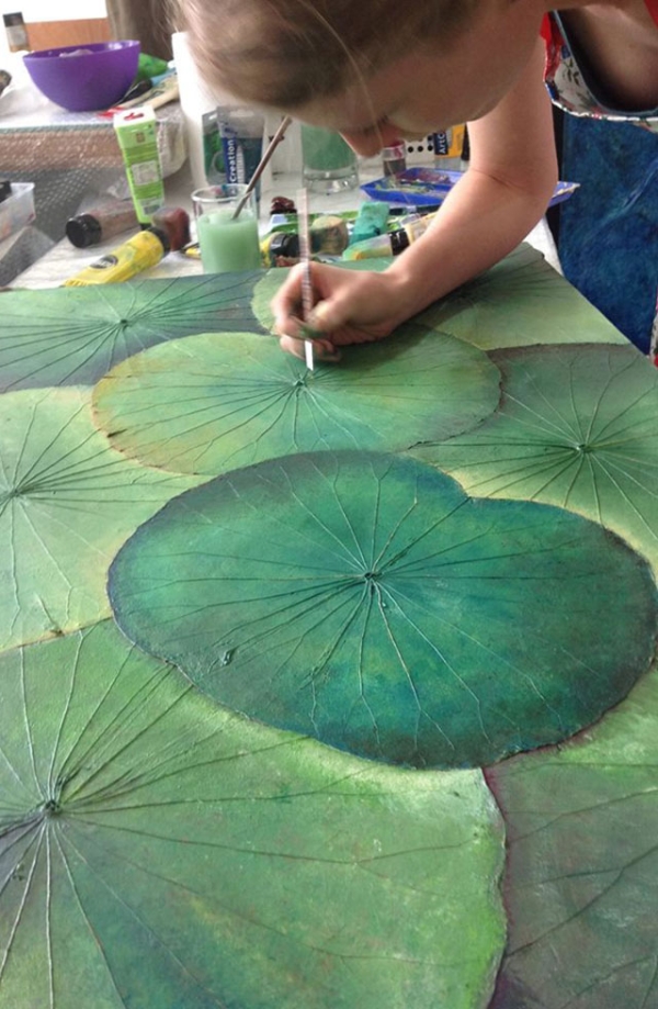 Himapan USA is a NYC based lotus-leaf painting workshop with a tradition that is firmly rooted in Thai culture. The studio will be doing a live demonstration in cooperation with Asia Society for the Museum Mile Festival. (Himapan USA)