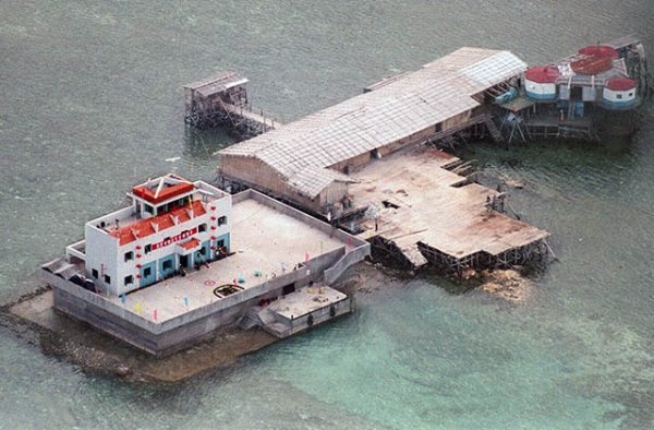 A Chinese base built in 1995 stands in Mischief Reef of the disputed Spratly Islands in the South China Sea. (Romeo Gacad/AFP/Getty Images)