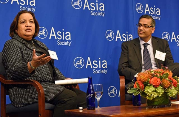 Mini Roy (L) and Rishi Chugh discuss investment in India at Asia Society in New York. (Elsa Ruiz/Asia Society)