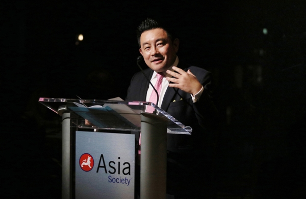 Boon Hui Tan, Asia Society Museum Director and Vice President for Arts & Cultural Programs, welcomes audiences to Asia Society New York on March 6, 2017. (Ellen Wallop/Asia Society)