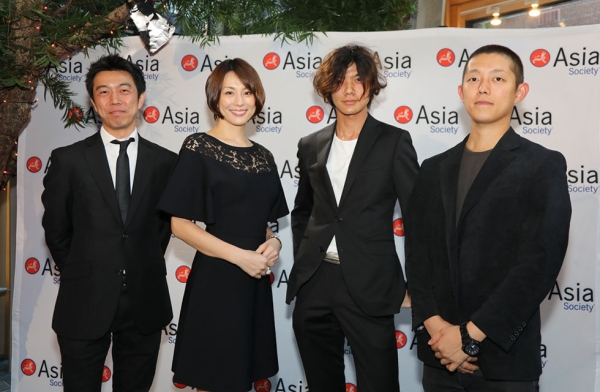 Actress Ryoko Yonekura poses with restauranteurs and staff from the Japanese restaurant Mifune at Asia Society New York on June 27, 2017. (Ellen Wallop/Asia Society)