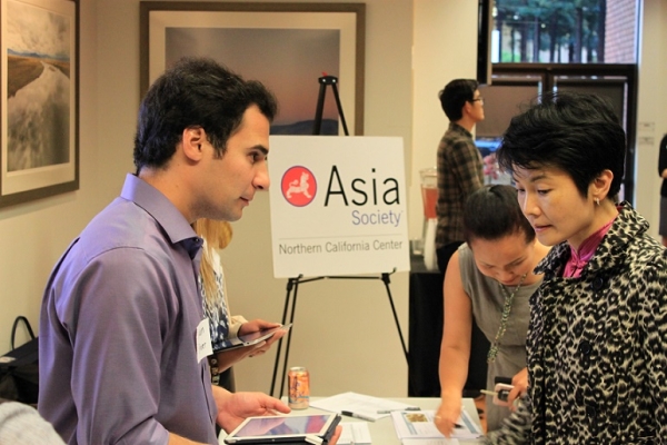 Guests check-in at the first ASNC "Country Spotlight." (Alexander Kwok/Asia Society)
