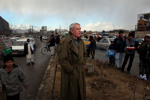 Dan Rather reports from the streets of Kabul, Afghanistan, in December 2008. (DanRather.com)