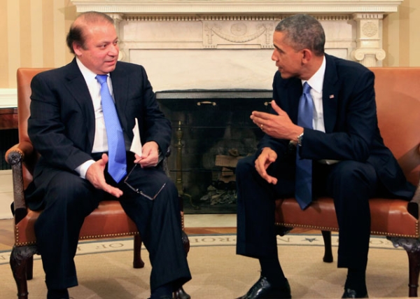 Pakistani Prime Minister Nawaz Sharif (L) with U.S. President Barack Obama in the Oval Office of the White House in Washington, DC on Oct. 23, 2013. (Dennis Brack-Pool/Getty Images) 