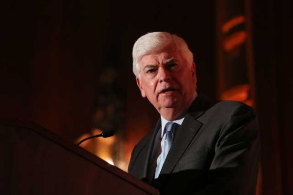 Senator Christopher Dodd, Chairman and CEO of the Motion Picture Association of America, received the Asia Pacific Visionary Award at the U.S.-China Film Summit in Los Angeles on November 5, 2013. (Ryan Miller/Capture Imaging) 