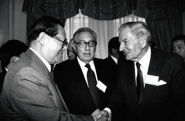(L to R) Jiang Zemin, Henry Kissinger, and David Rockefeller meet at a 1995 Asia Society conference in New York. (Elsa Ruiz/Asia Society)