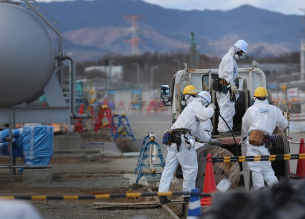 Workers continue the decontamination and reconstruction process at the Tokyo Electric Power Co.'s embattled Fukushima Daiichi nuclear power plant on February 25, 2016 in Okuma, Japan. (Christopher Furlong/Getty Images)