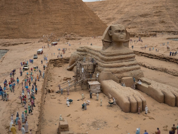A miniature of the Great Sphinx of Egypt and its surrounding pyramids in Nikko-shi, Tochigi Prefecture, Japan on May 4, 2015. (Rambalac/Flickr)