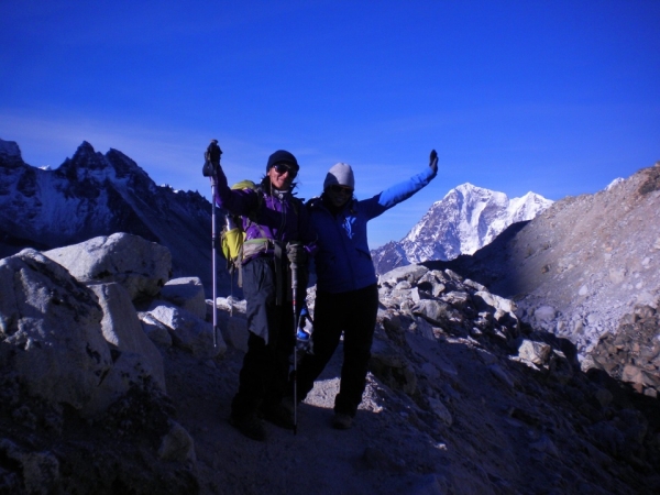 Chandani (L) and her fellow hiker Jonnie Lynn Yaptengco (R) on the moraine leading to Everest Base Camp. (Chandani Punia)
