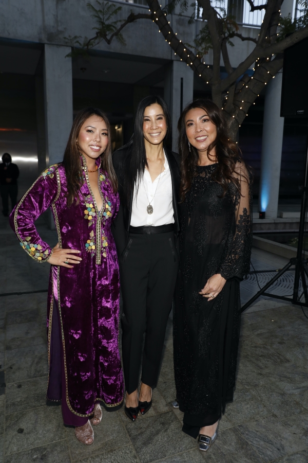 Lisa Ling with Jacqueline and Hannah An