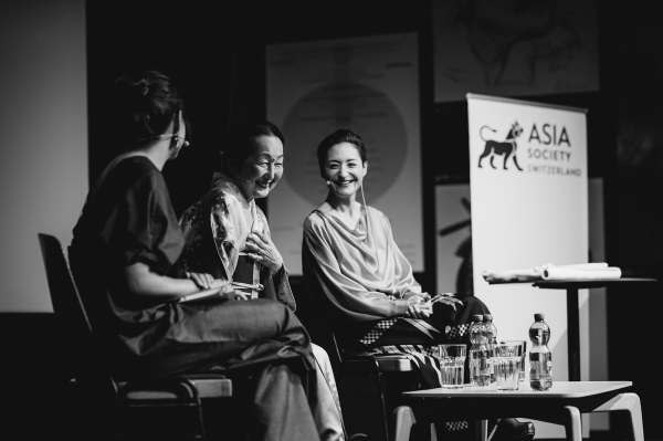 Lovely conversation about kimonos, featuring Kazu Huggler, Setsuko Klossowka de Rola and Aurelia Rauch