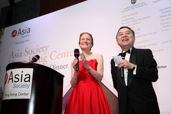 Henrietta Fore, Co-Chairman of Asia Society (left) and Ronnie Chan, Co-Chairman of Asia Society and Chairman of Asia Society Hong Kong Center (right) gave their welcoming remarks at Asia Society Hong Kong Center’s pre-opening dinner on February 8, 2012. 