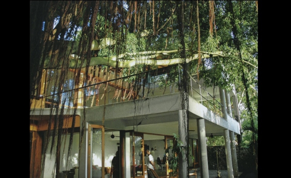 The House Beneath the Banyan Tree for Captain and Mrs. Wahab, Nawala, Colombo, 2002. (Photo by Waruna Gomis)