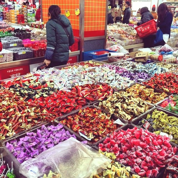 A sea of candy in a supermarket in the Yixian county town. (Sun Yunfan)  