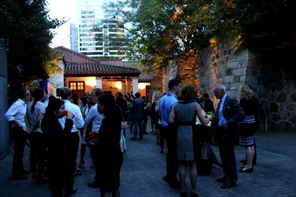 Corporate and President's Circle members mingled in ASHK's Courtyard on August 26, 2014 (Asia Society Hong Kong Center)