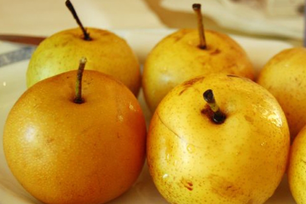 Chinese pears (Photo by ulterior epicure/flickr)