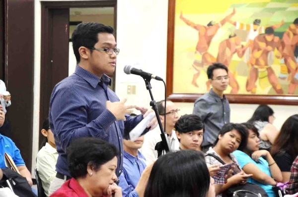 One participant inquires further about the gaps and challenges of ASEAN. 