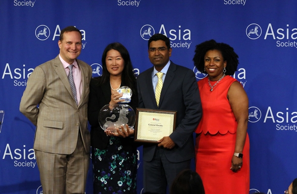 General Electric is honored at Asia Society's Best Asian Pacific American Employer Awards Ceremony. (Ellen Wallop/Asia Society)