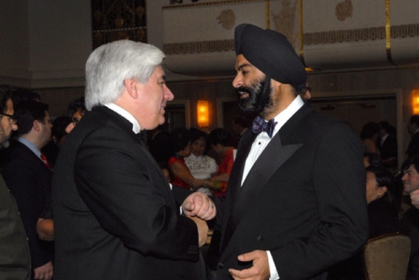 Event supporters Martin J. Sullivan, president and CEO, American International Group (L), and Ajay Banga, chairman and CEO, Global Consumer Group International, Citigroup Inc. (R). (Asia Society/Elsa Ruiz)