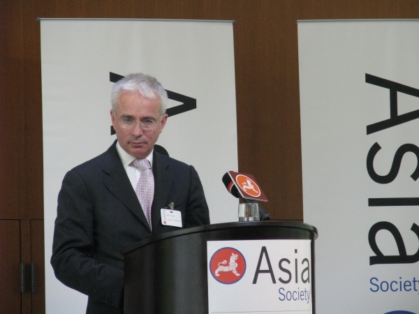 Peter Sands, senior executive of Standard Chartered PLC, joined Asia Society Hong Kong Centre on March 23, 2012. (Asia Society Hong Kong Centre)