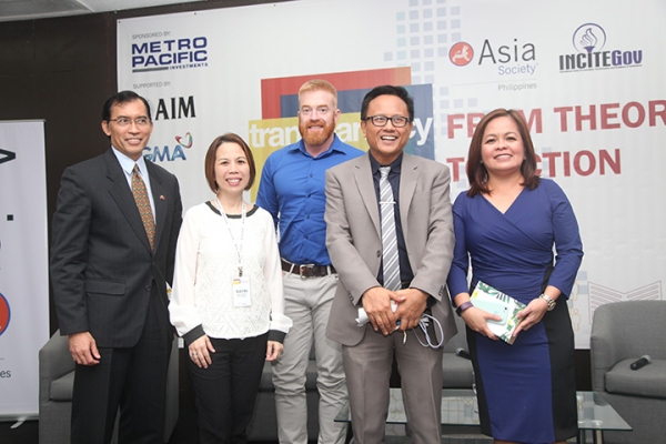 (L-R) Philippine Stock Exchange President Hans Sicat, Asia Society Executive Director Suyin Lee, Bloomberg Philippines Executive Producer Owen Franks, GMA News TV Vice President for Professional Development Howie Severino, ABS-CBN Integrated News & Current Affairs Head Ma. Regina Reyes