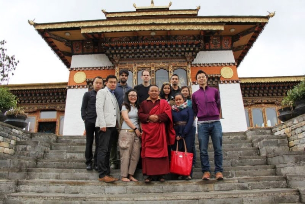 Druk Wangyal Monastery, Dochula Pass, Thimphu. Front row (L-R) Sonam Tashi, Mei Pin, Chief Monk of monastery, Shinto Ekopuri and Daisuke Kan.
Back row (L-R) Di Li, Adnan Malik, Adam Gilmore, Vinita Shetty, Rabi Karmacharya and Mun Ching.