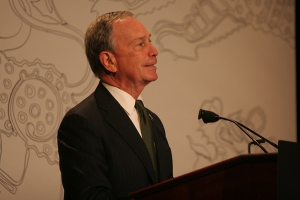 New York City Mayor Michael Bloomberg delivers the evening&apos;s keynote address. (Bill Swersey/Asia Society)