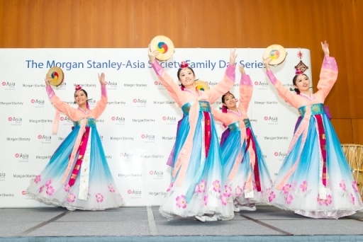 Dancers in traditional Hanbok performed the drum dance on Korea Family Day.