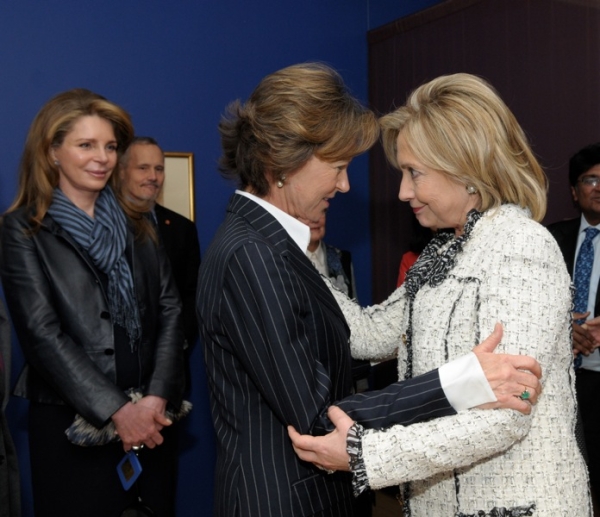 L to R: Her Majesty Queen Noor of Jordan looks on as Kati Marton, wife of the late Richard Holbrooke, and Secretary Clinton embrace during VIP reception at Asia Society. (Elsa Ruiz/Asia Society)