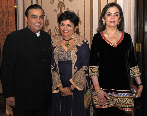 Asia Society President Vishakha Desai (C) stands with Mukesh Ambani (L), Chairman of Reliance Industries Limited, and his wife Nita (R) at the Awards Dinner. (Elsa Ruiz/Asia Society)