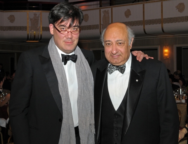 Alan Gilbert (L), Music Director of the NY Philharmonic and Zarin Mehta at the Awards Dinner. (Elsa Ruiz/Asia Society)