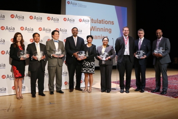 Representatives of companies receiving best employer awards at Asia Society's 7th annual Diversity Leadership Forum. (Ellen Wallop/Asia Society)