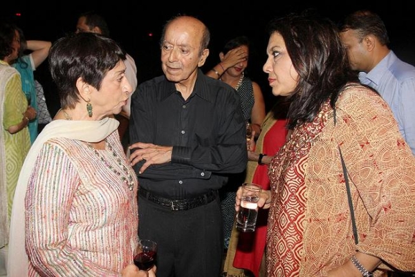 L to R: Suneeta Vaswani, Nanik Vaswani and Mira Nair. (Asia Society India Centre)