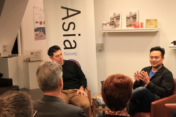 Daniel Traub engaging with Kurt Tong's story (Asia Society)