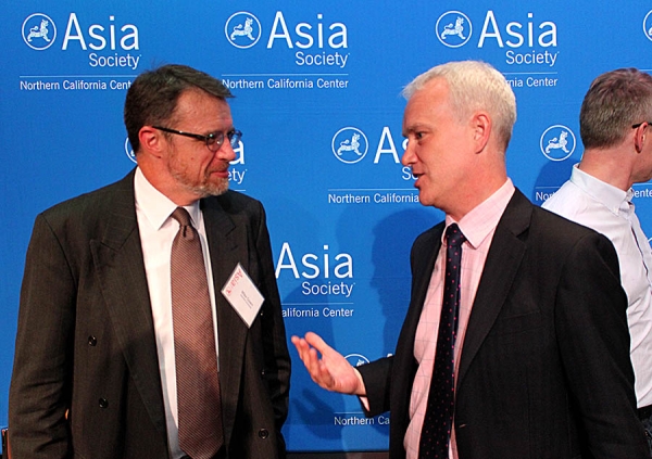 Mike Cowin speaking with audience member (Asia Society)