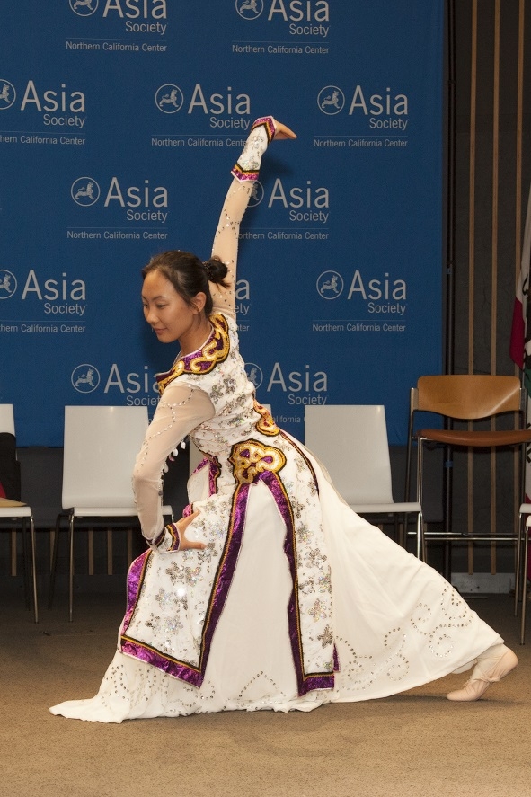 Luna Zhuo's Mongolian dance. (Lisa Sze/Asia Society)