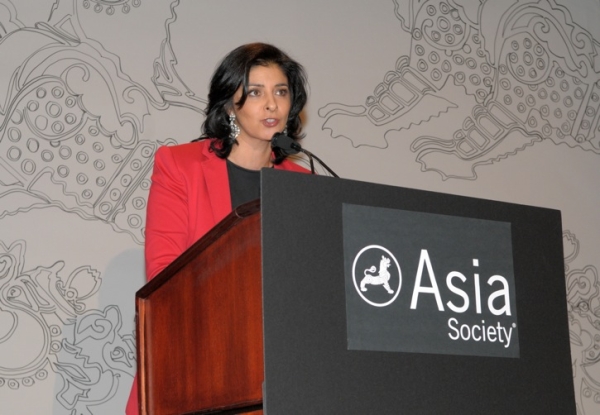 Daljit Dhaliwal, anchor of PBS&apos;s &lt;i&gt;Worldfocus&lt;/i&gt;, serves as the evening&apos;s emcee and moderator. (Elsa Ruiz/Asia Society)
