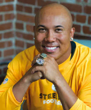 Half-Korean Super Bowl MVP Hines Ward of the Pittsburgh Steelers, right,  kisses his Korean mother Kim Young-hee upon their arrival at Incheon  International Airport, west of Seoul, South Korea, Monday, April 3