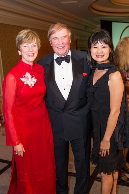 Pam and Dick Kramlich with Asia Society supporter Kim Delevett of Southwest Airlines. Southwest Airlines is the sponsor of ASNC's Asian America Now program series. (Drew Altizer/Asia Society)