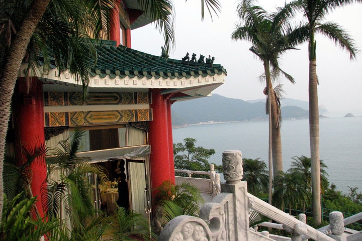 The Oct. 16 program was held at the Island Club in Deep Water Bay, built in the 1930s and now owned by the Tung family. (Asia Society Hong Kong Center)